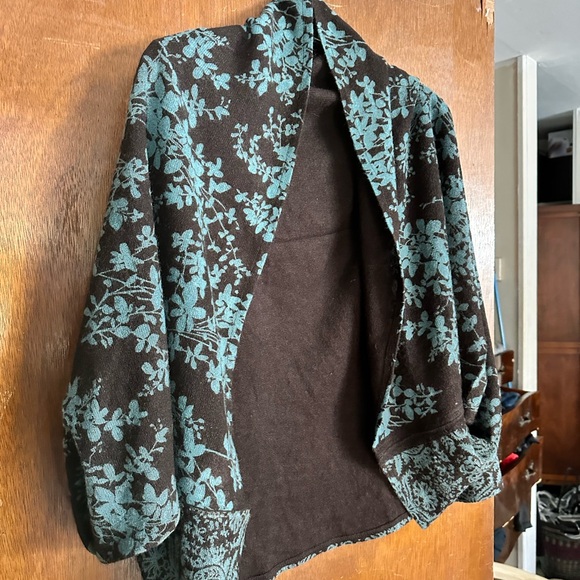 Michelle K Sweaters - 213 be Michelle Kim one size